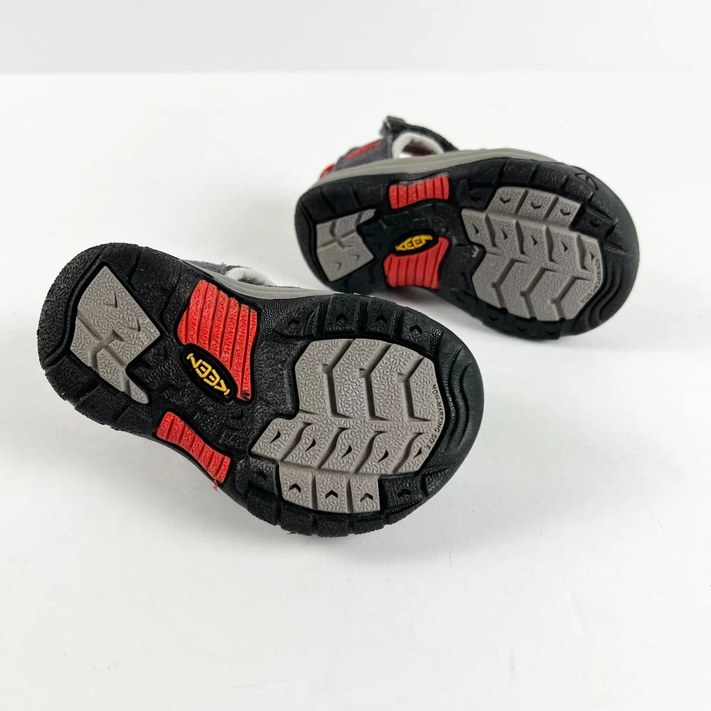 KEEN Seacamp Waterproof Sandal Boy Size 4‎ Youth Gray Red Hook and Loop Closure